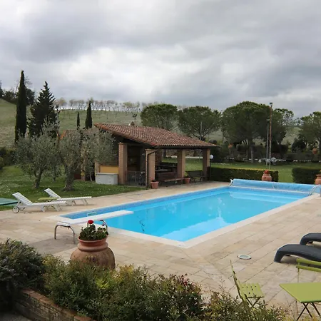 Chalet Privato Con Uso Piscina Chalé Chianni