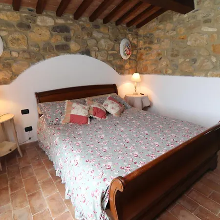 Chalet Privato Con Uso Piscina Chalé